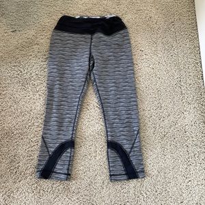 Patterned Capri Lulu lemon leggings